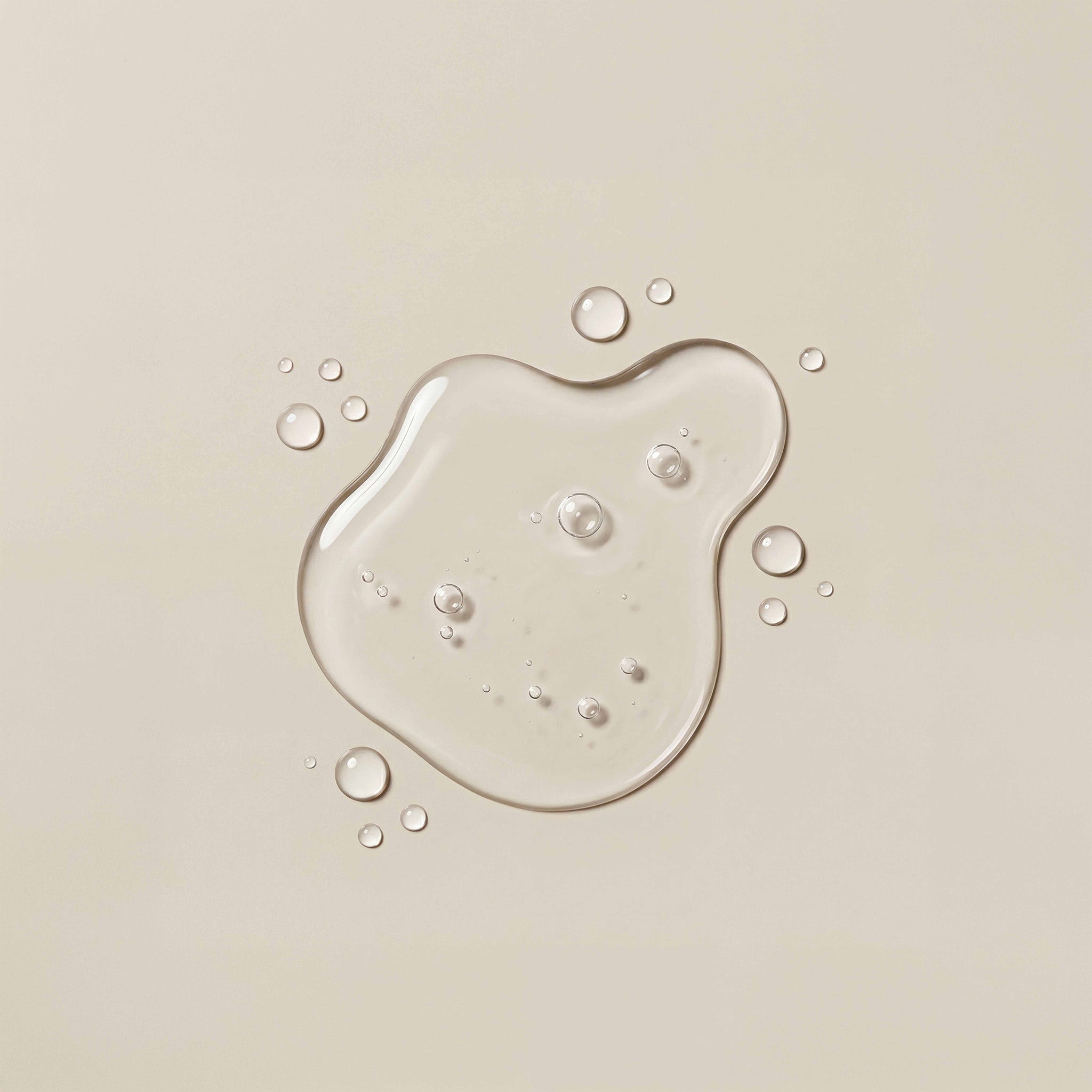 Klecks mit klarer Textur des Redness Control Boosters von colibri skincare